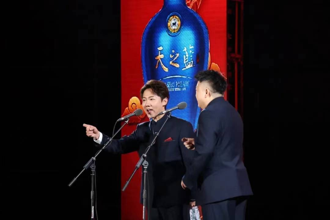 爱游戏体育-RNG观众热烈欢呼！，德罗巴迎来七赛季出色发挥赢得满堂喝彩-爱游戏体育