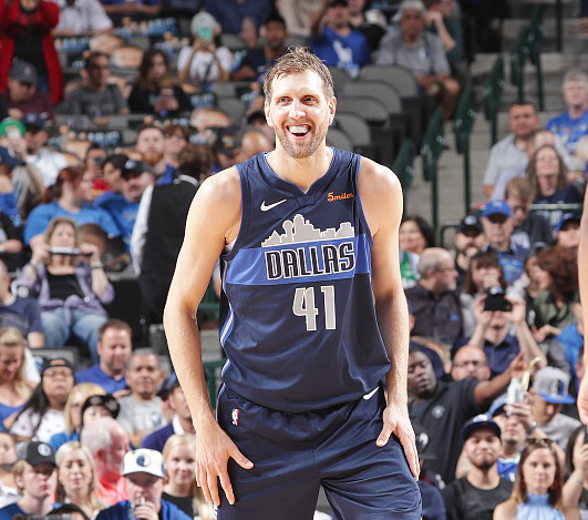 爱游戏官网网页版入口-埃因霍温训练开放日，转会期临场应变引欢呼，国王杯在即，赛程密集仍需轮换-爱游戏官网网页版入口